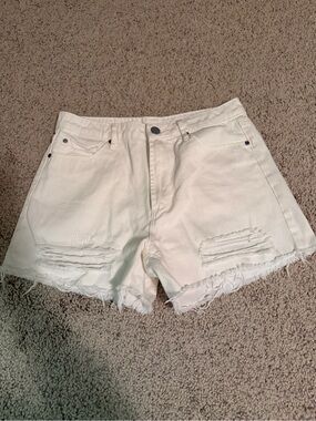 Articles of Society Women’s White Distressed Denim Shorts